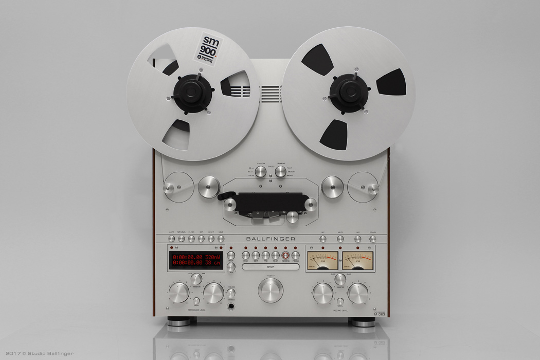 Tape_Recorder_M063_HE_Front.jpg